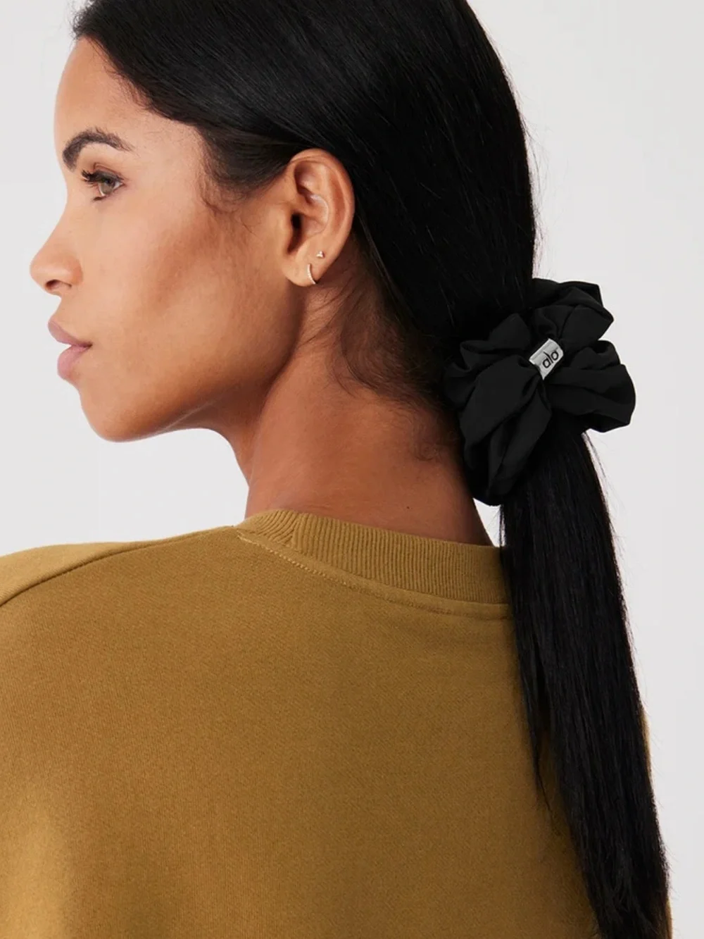 NWT ALO Bead It Oversized Scrunchie, Black